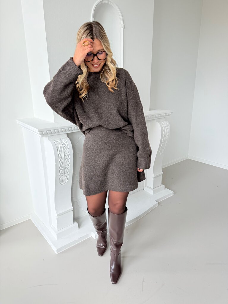 Jozefien ensemble Brown