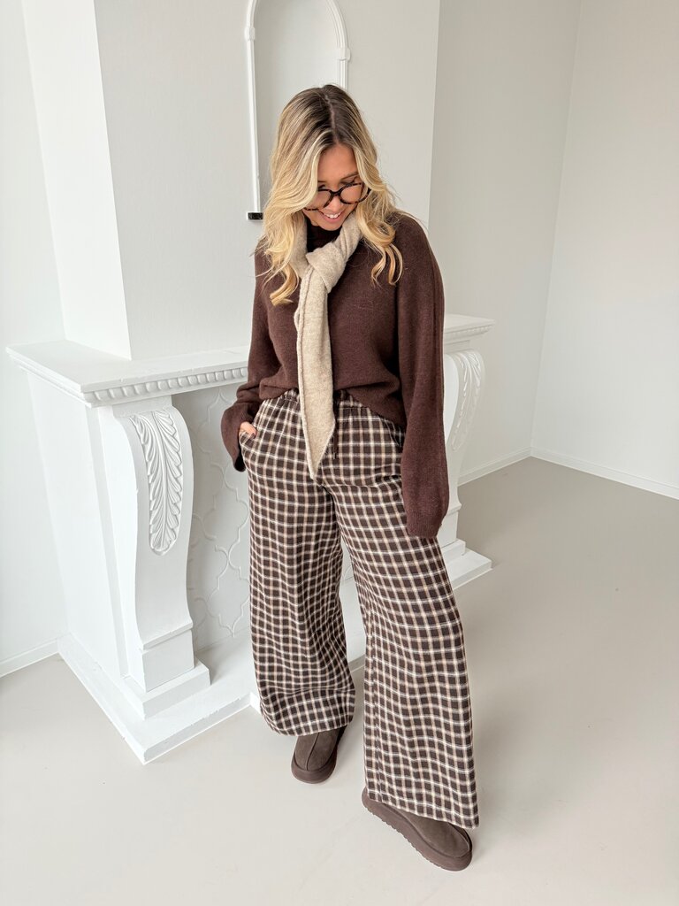 Triangle scarf beige