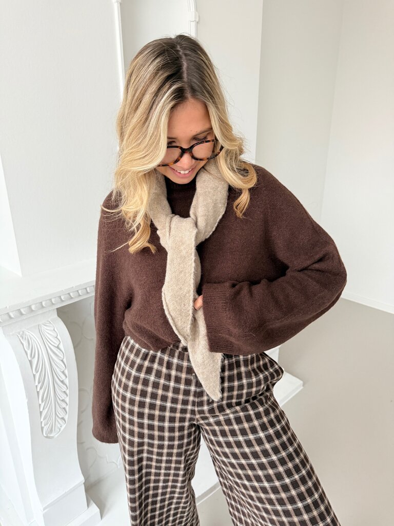 Triangle scarf beige