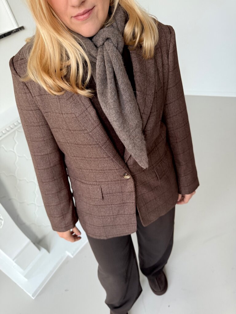 Triangle scarf taupe