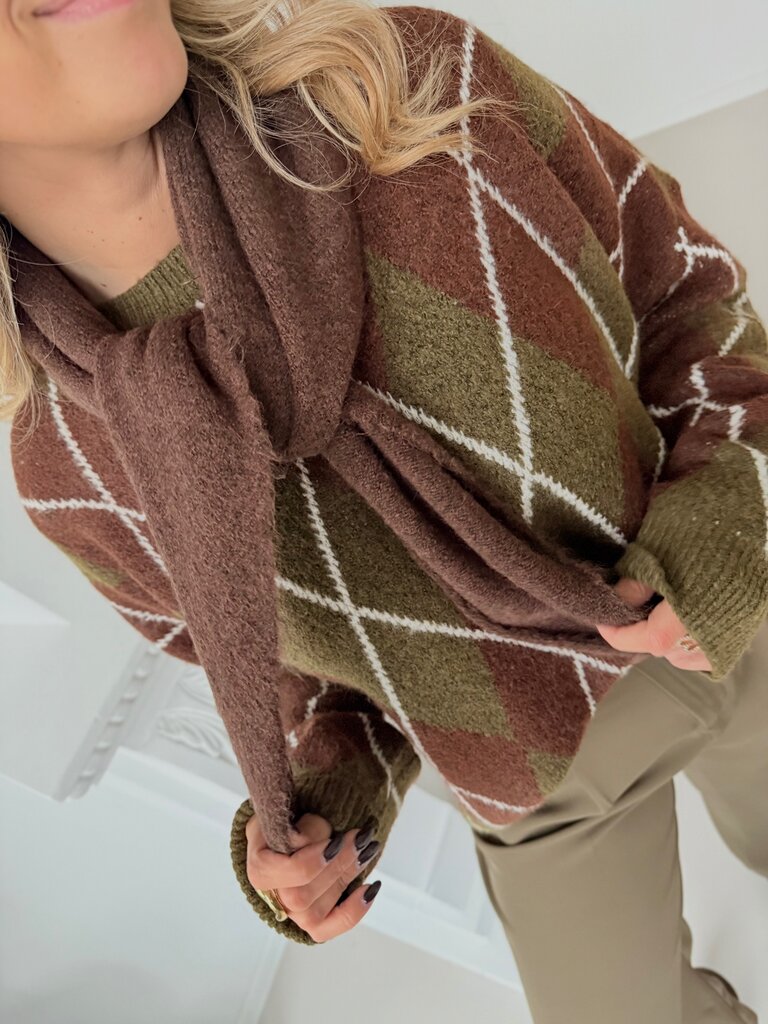 Triangle scarf brown