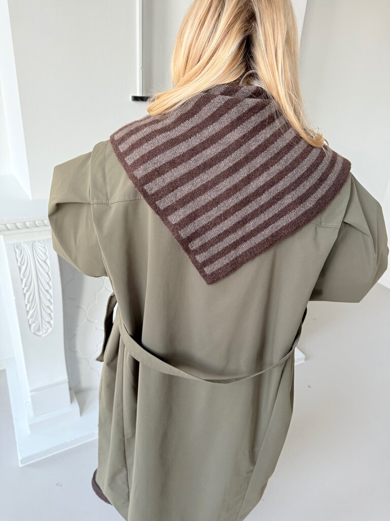 Triangle striped scarf brown