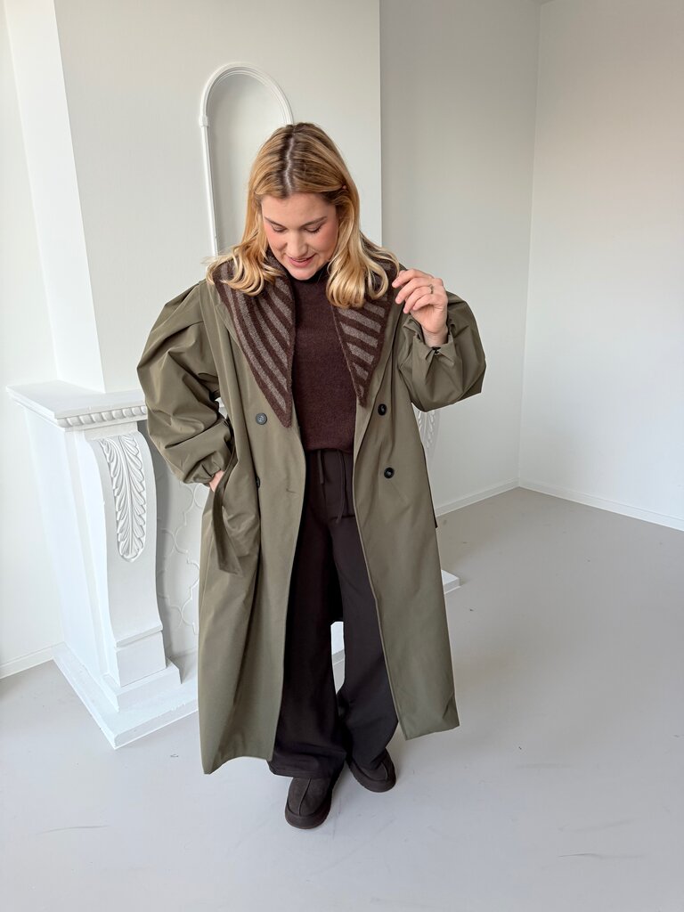 Triangle striped scarf brown