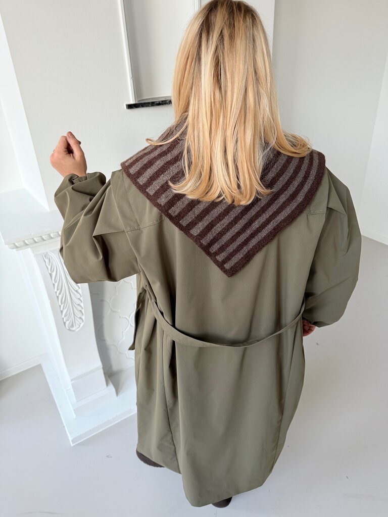 Triangle striped scarf brown