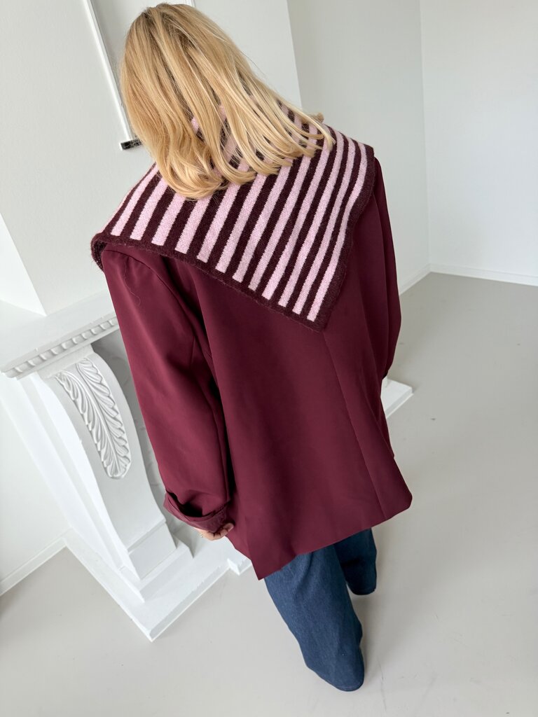 Triangle striped scarf pink