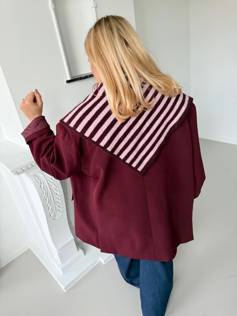 Triangle striped scarf pink