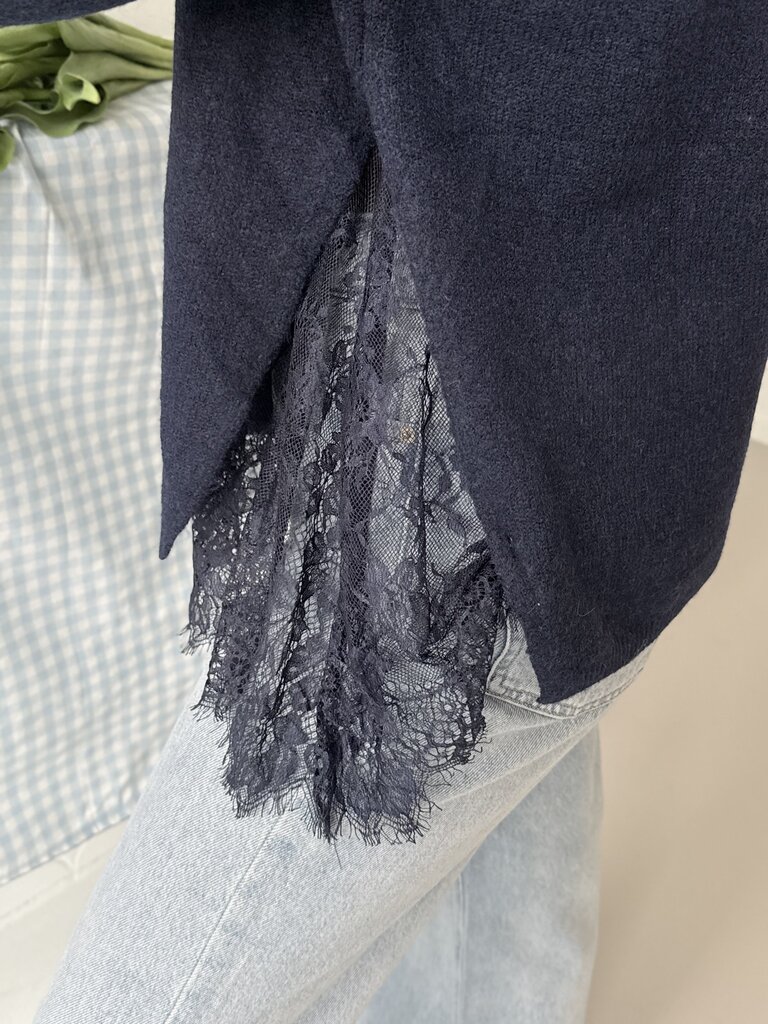 Lisa lace knit navy blue