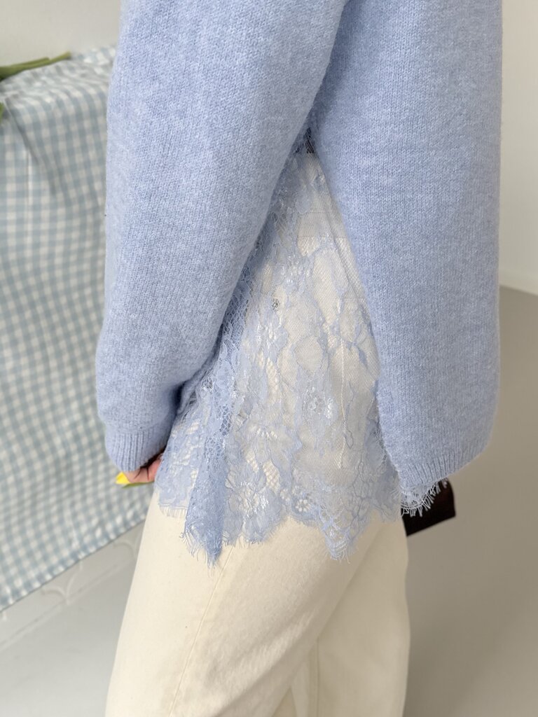 Lisa lace knit light blue