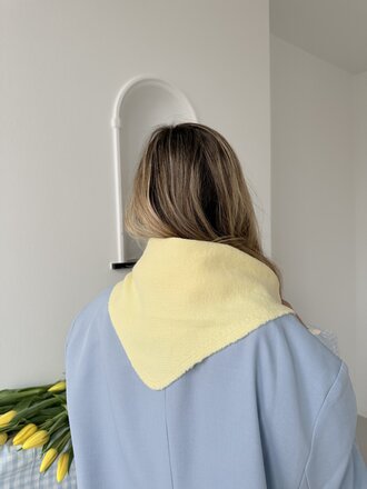 Triangle scarf yellow