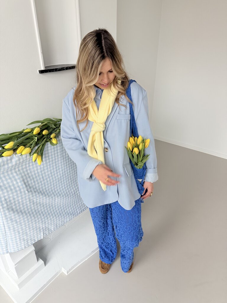 Triangle scarf yellow