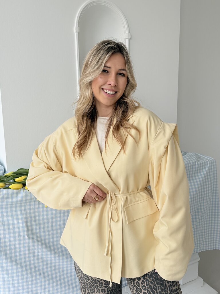 Muse blazer soft yellow
