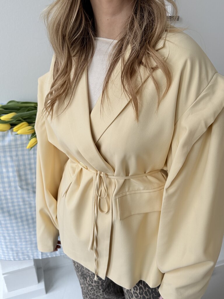 Muse blazer soft yellow