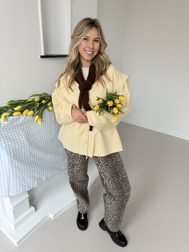 Muse blazer soft yellow