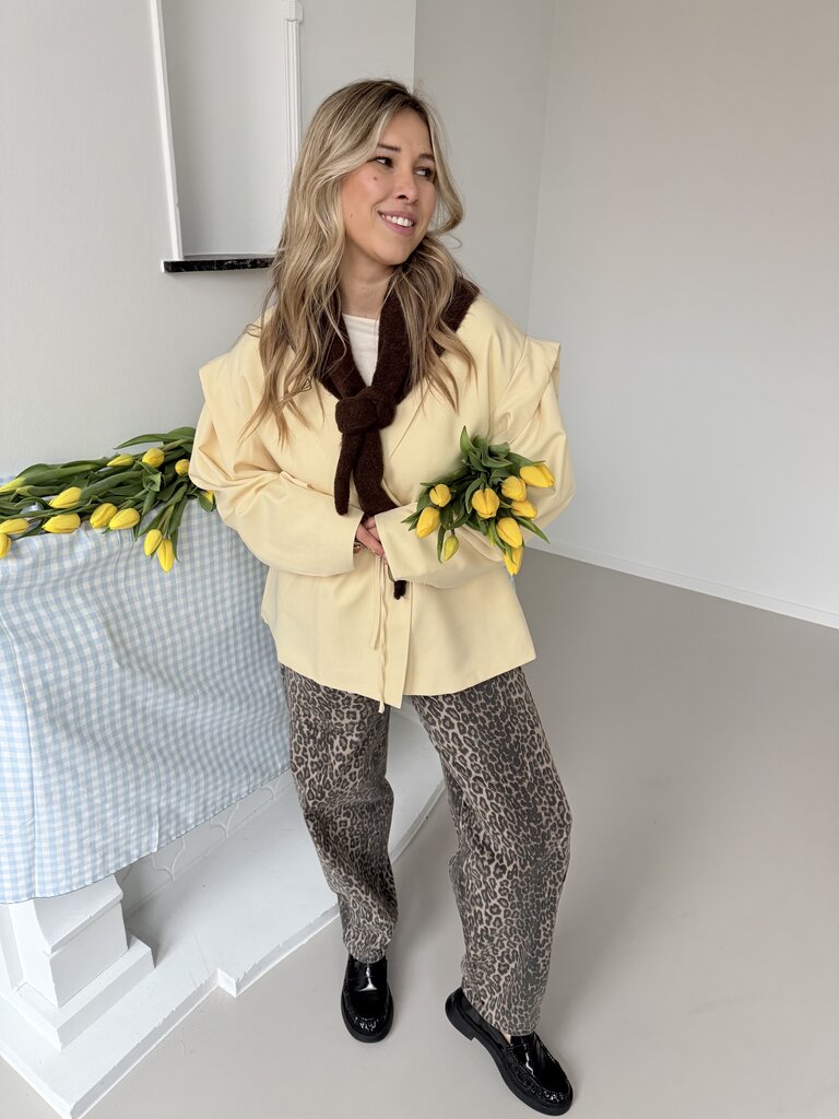Muse blazer soft yellow