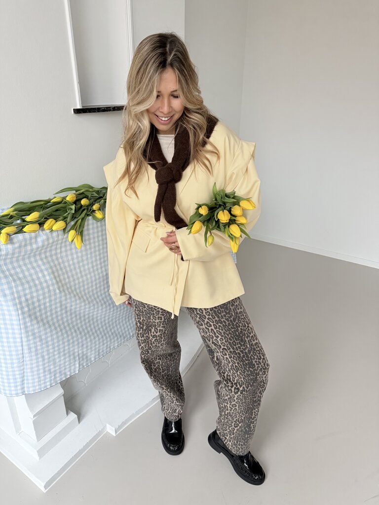 Muse blazer soft yellow