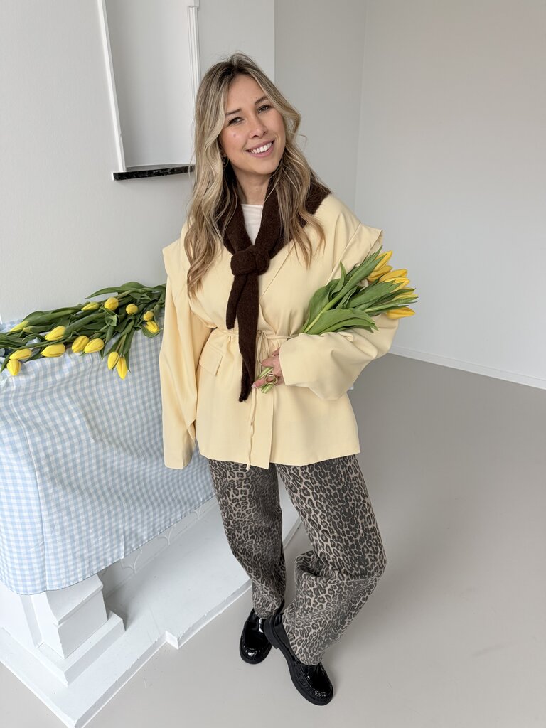 Muse blazer soft yellow