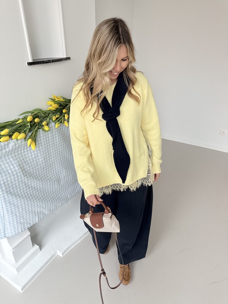 Lisa lace knit yellow