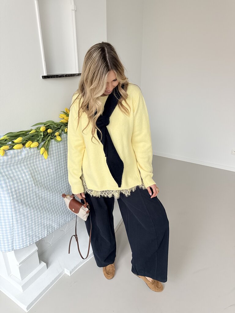 Lisa lace knit yellow