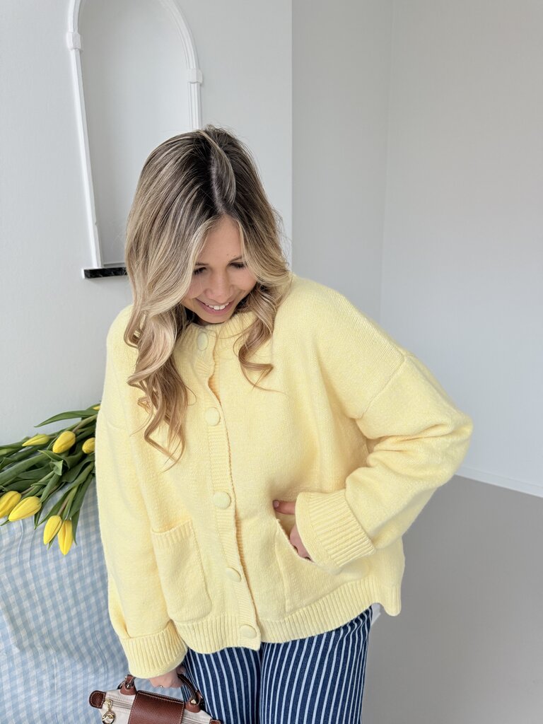 Button knit yellow