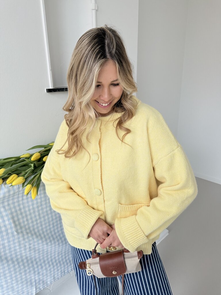 Button knit yellow