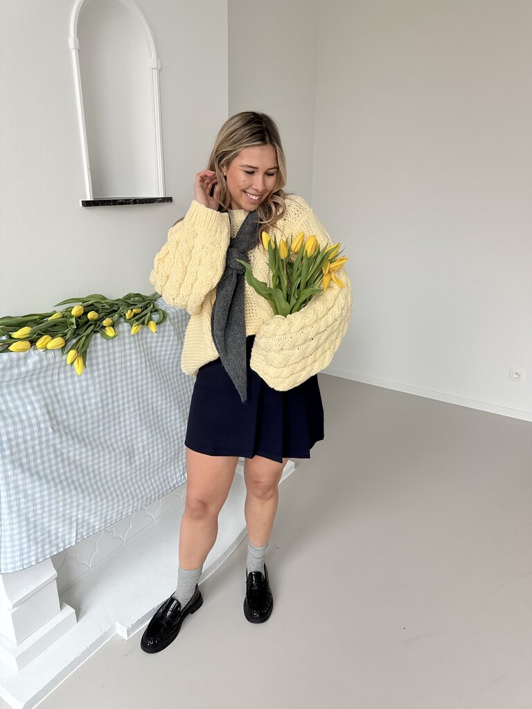 Nora oversized knit yellow