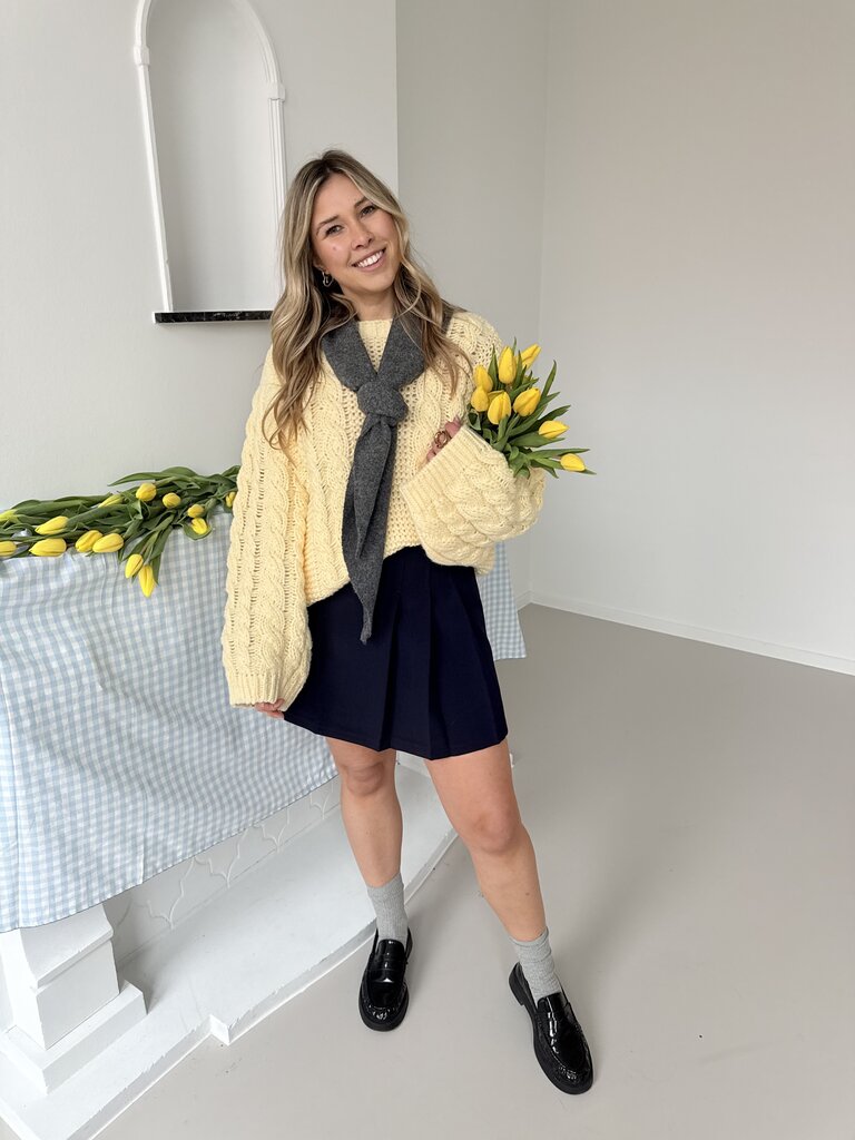 Nora oversized knit yellow