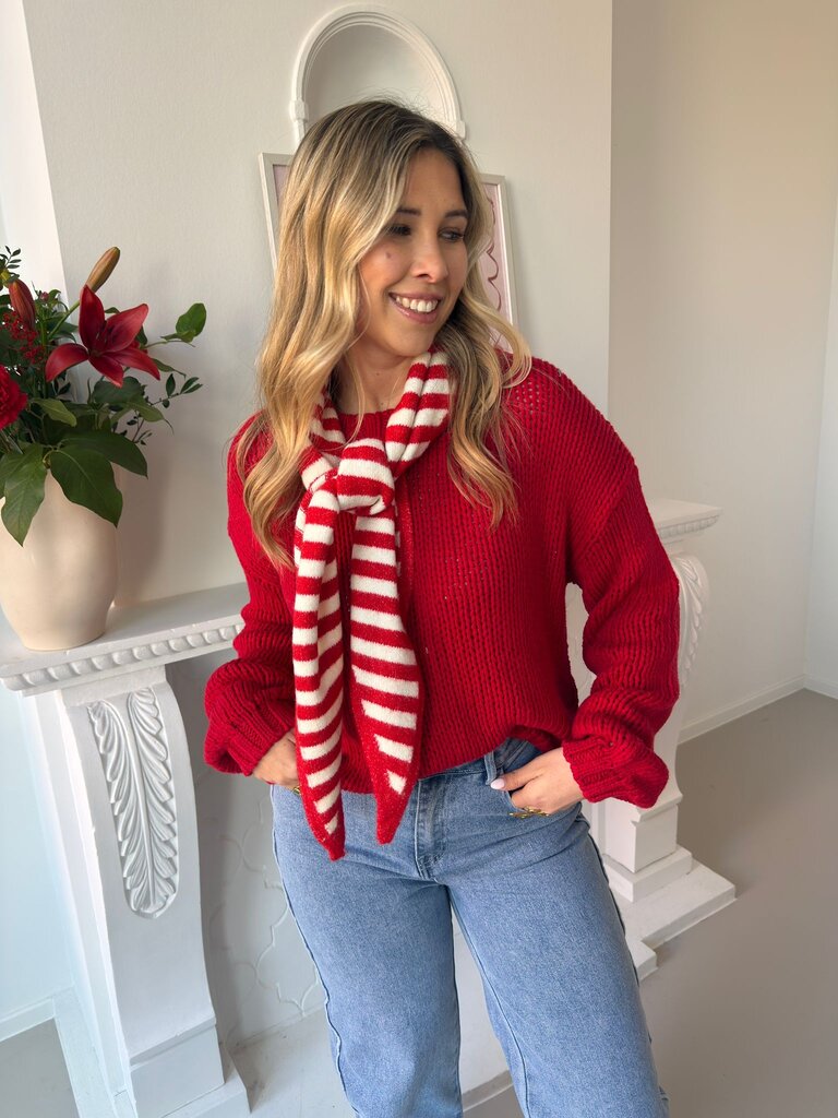 Open back heart knit red