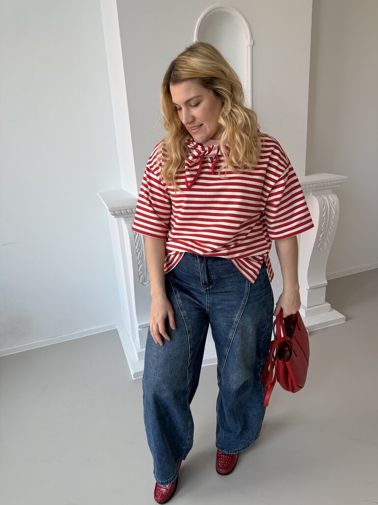 Avalon T-shirt with scarf red