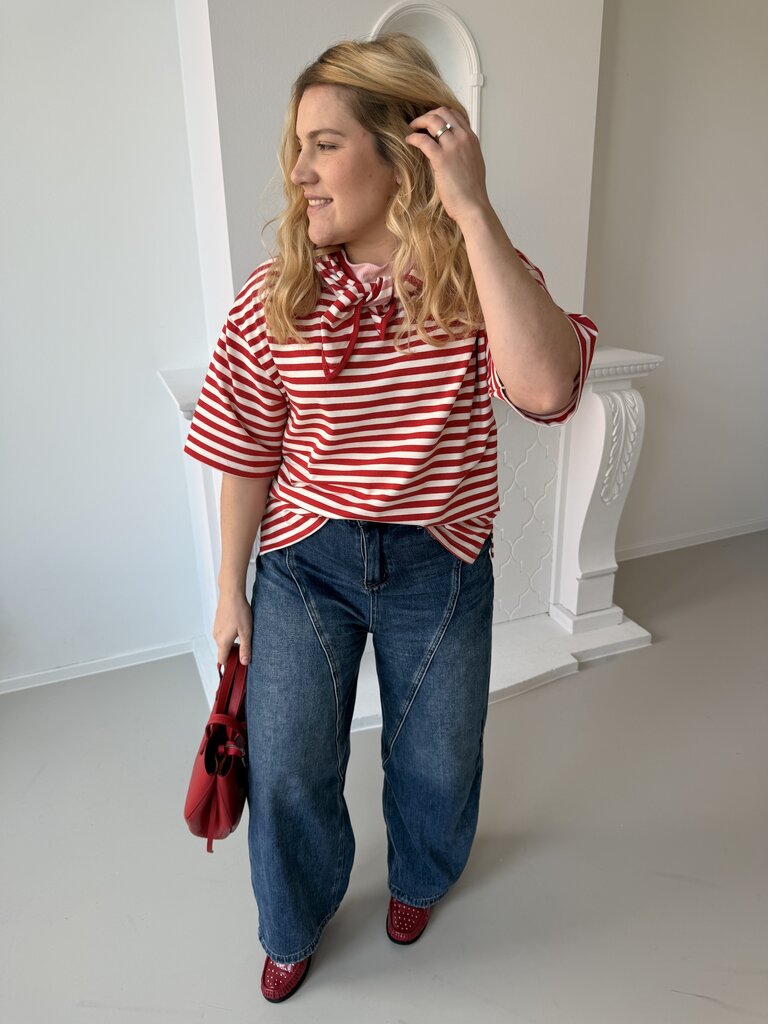 Avalon T-shirt with scarf red