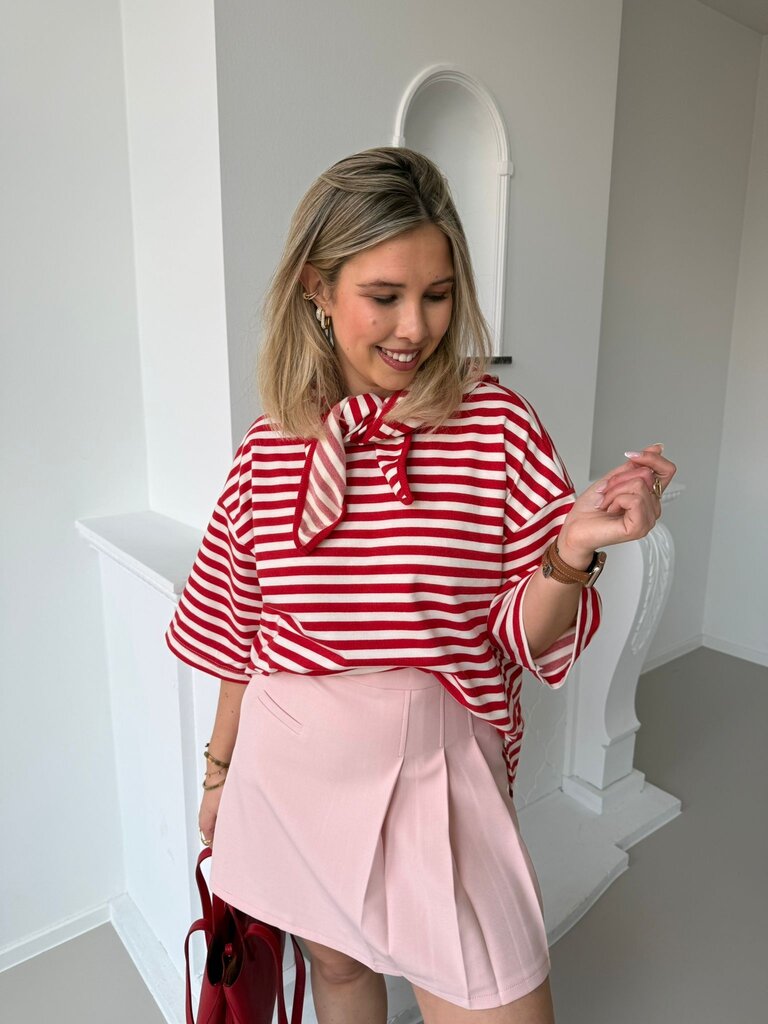 Avalon T-shirt with scarf red