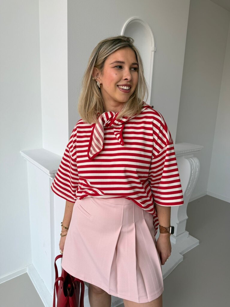 Avalon T-shirt with scarf red