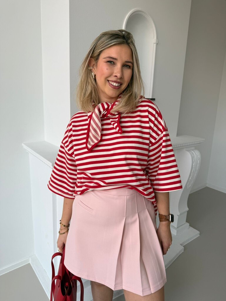 Avalon T-shirt with scarf red