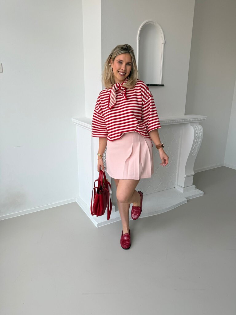 Avalon T-shirt with scarf red