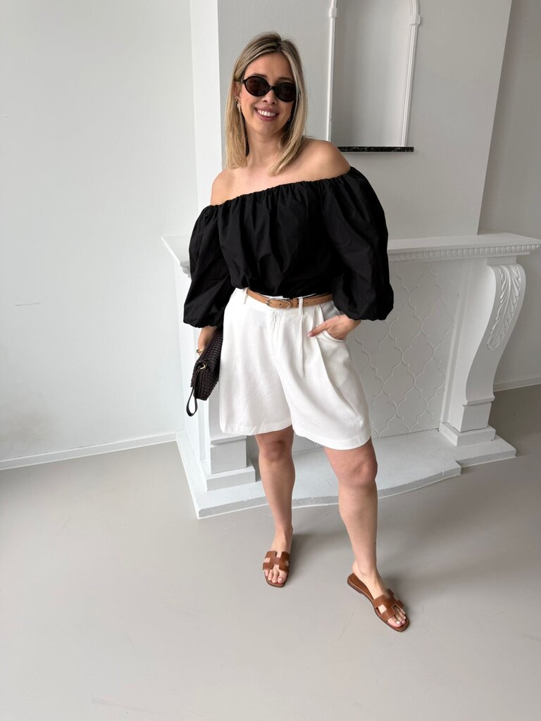 Laurelle short white