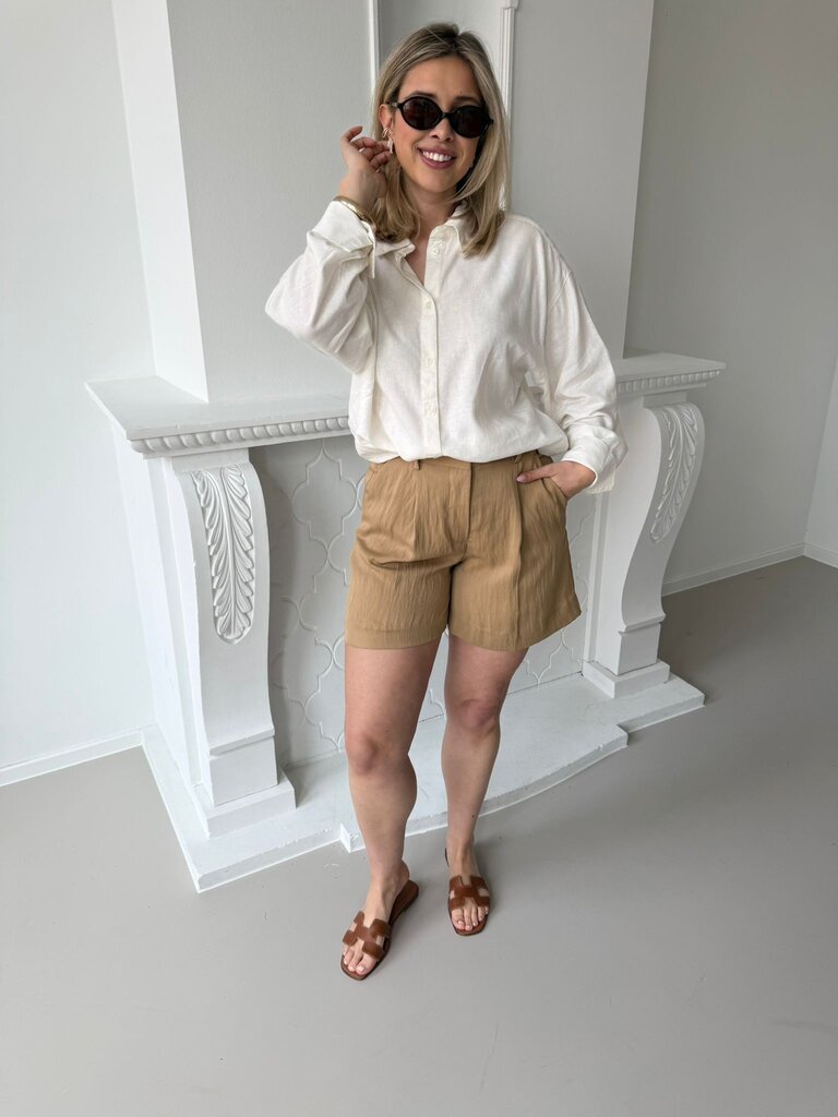 Emma short camel