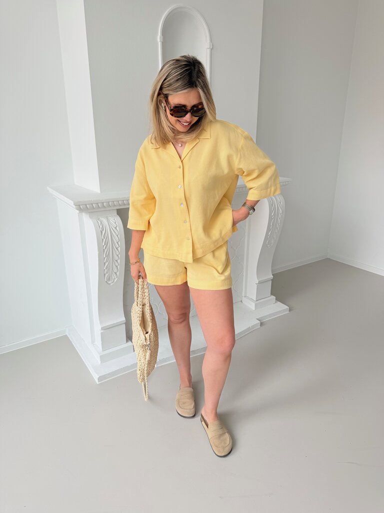Global waffle short yellow