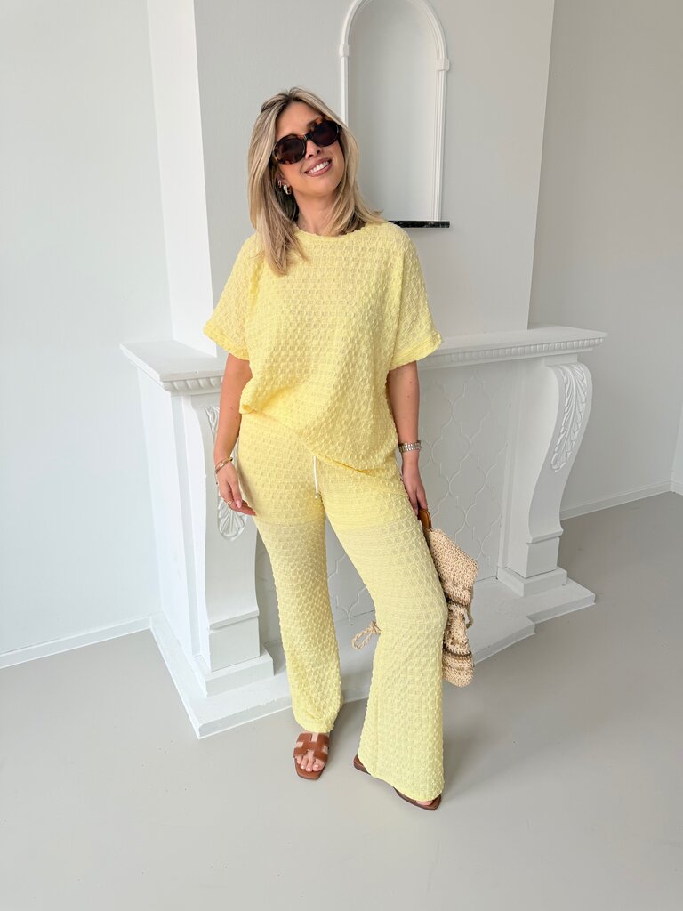 Allyson ensemble yellow