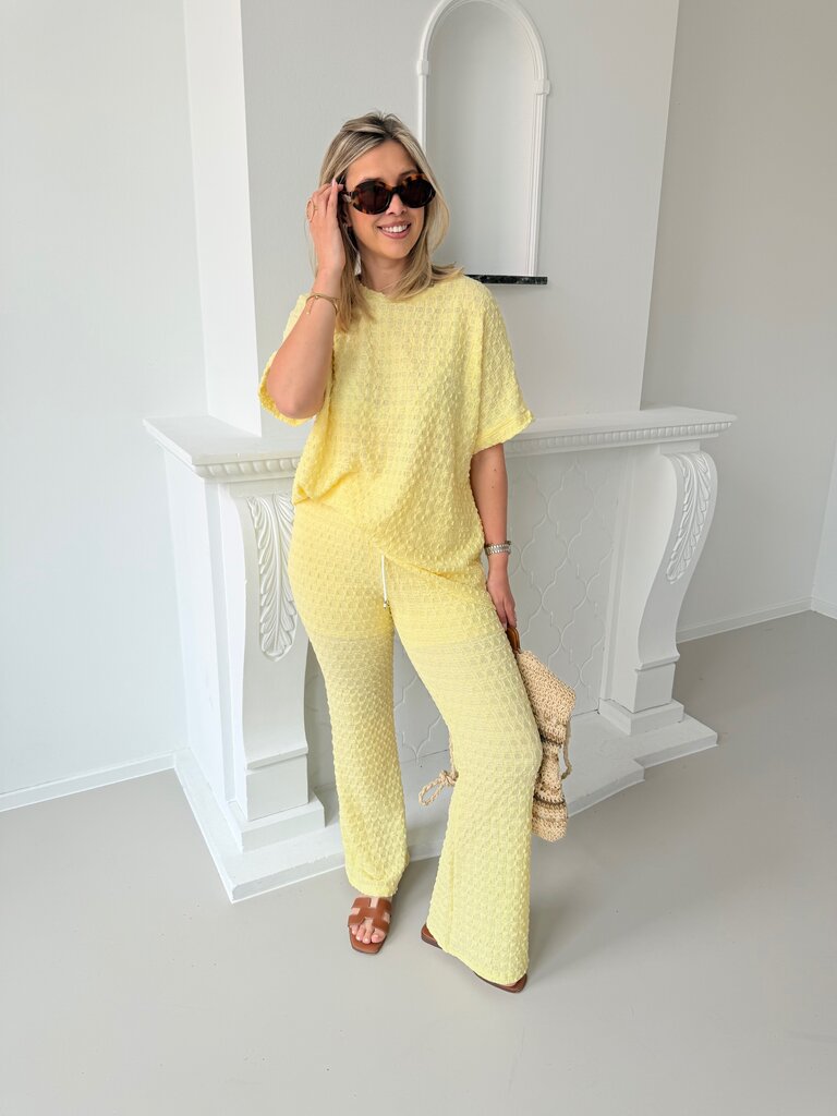 Allyson ensemble yellow