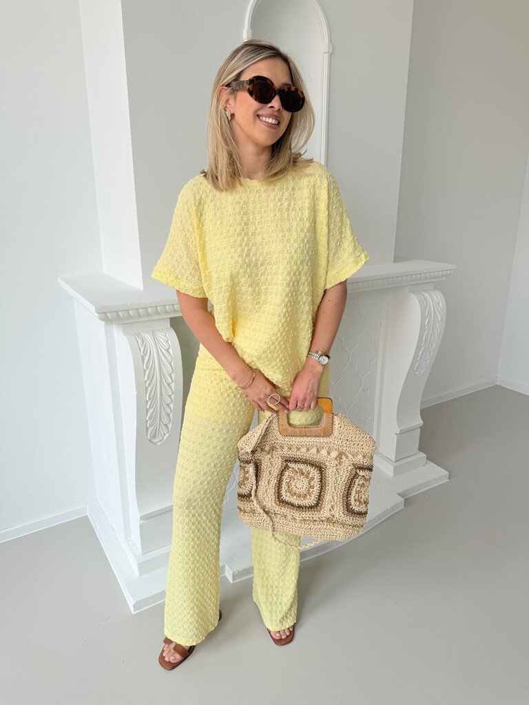 Allyson ensemble yellow