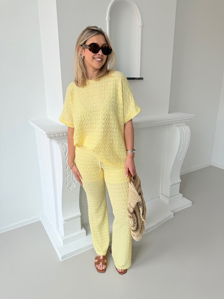 Allyson ensemble yellow