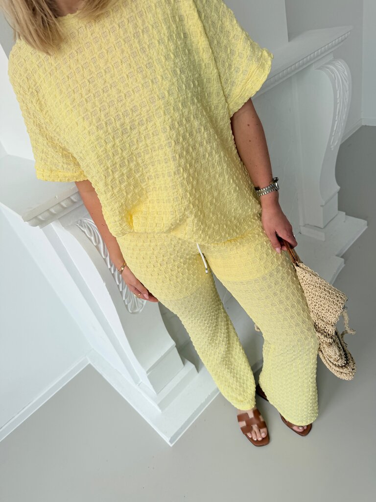 Allyson ensemble yellow