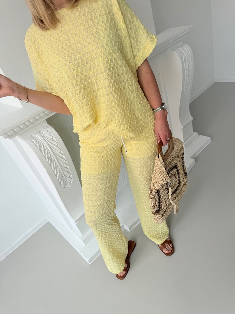 Allyson ensemble yellow