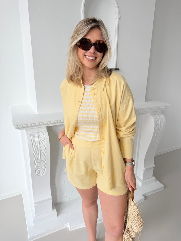 Almira short yellow