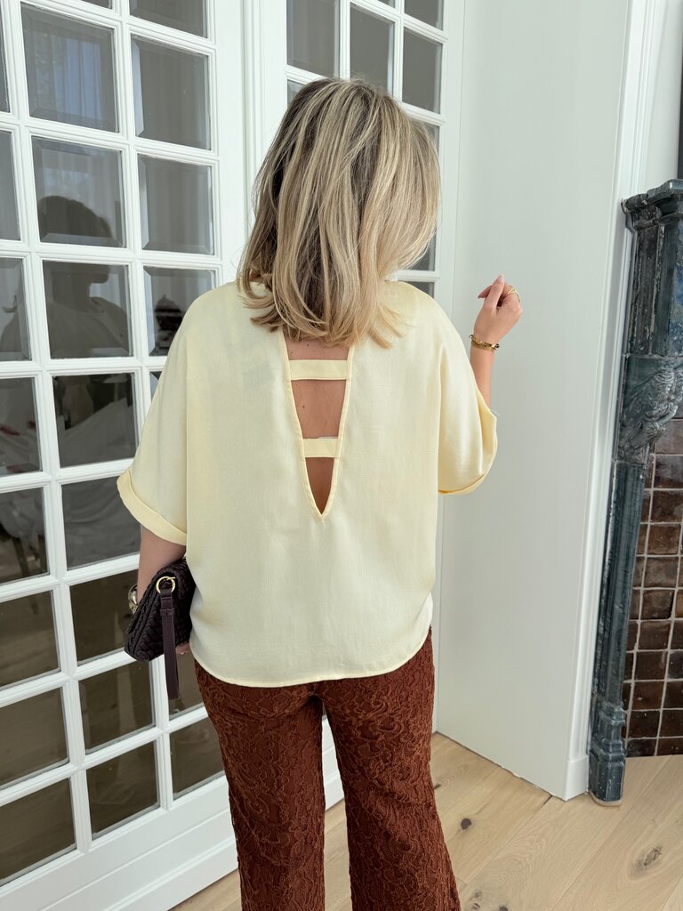 Paula top soft yellow