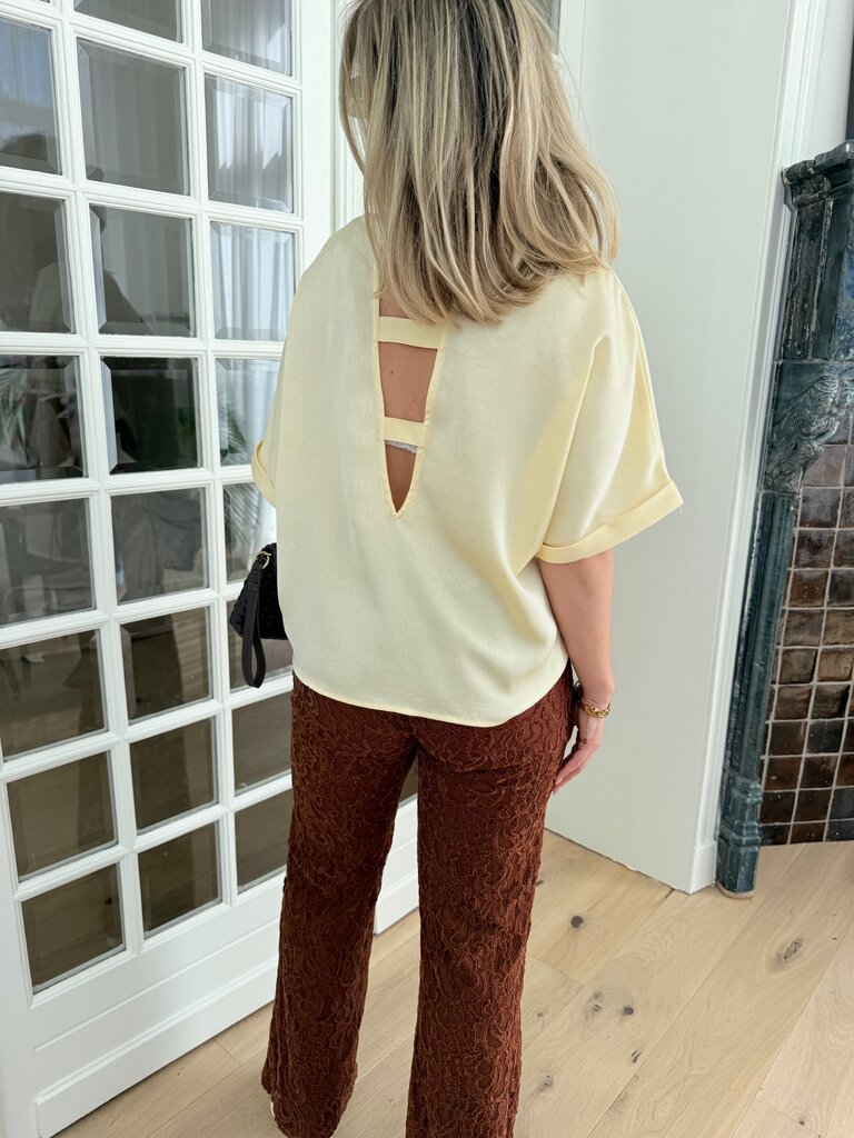 Paula top soft yellow