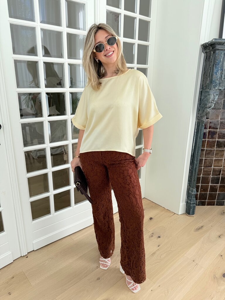 Paula top soft yellow