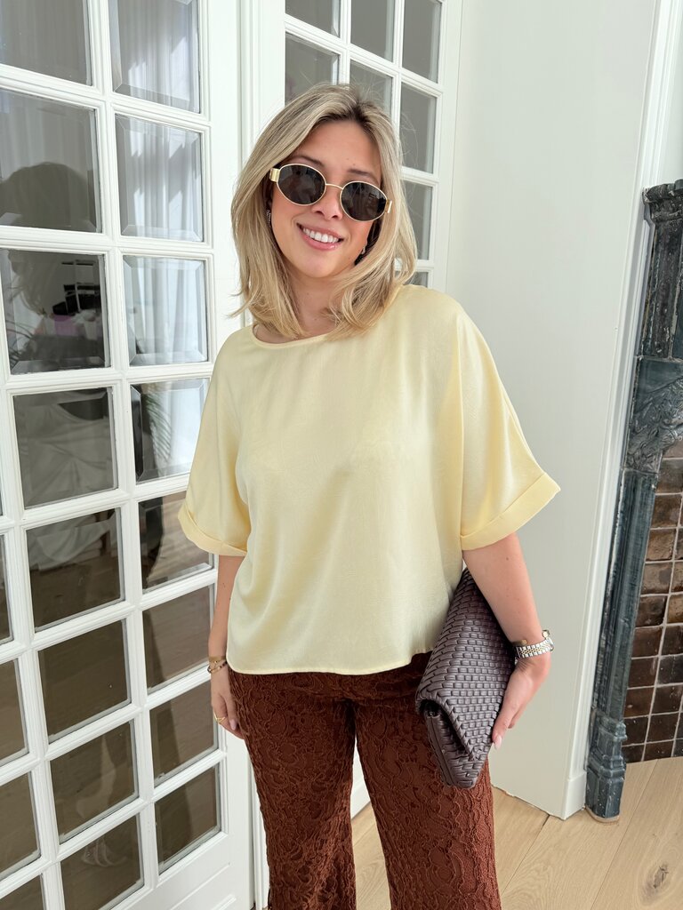 Paula top soft yellow