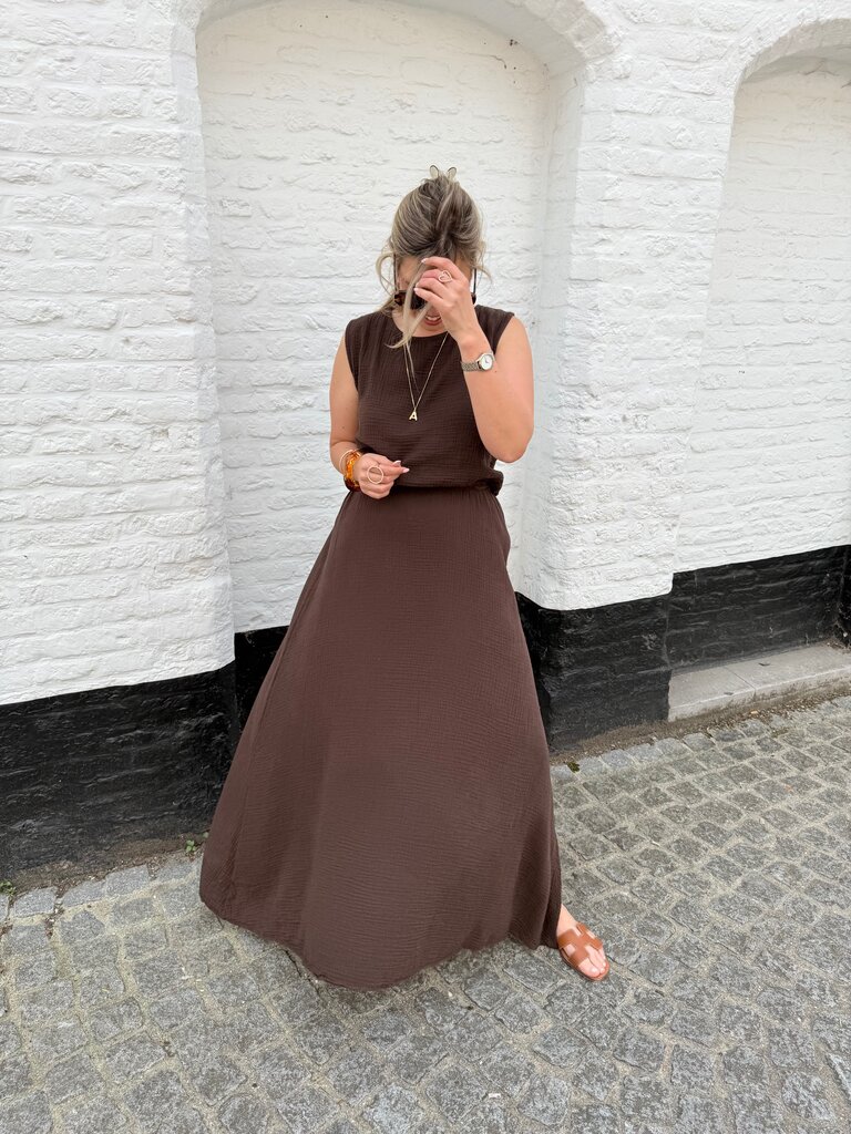 Liselotte Ensemble brown
