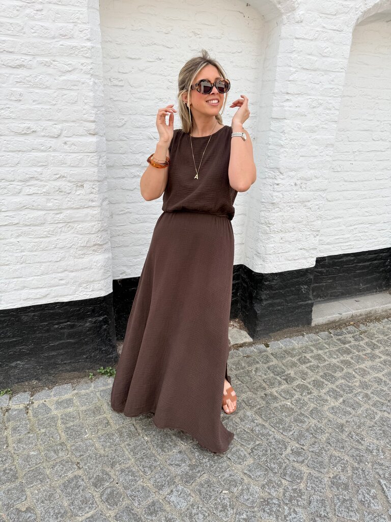 Liselotte Ensemble brown