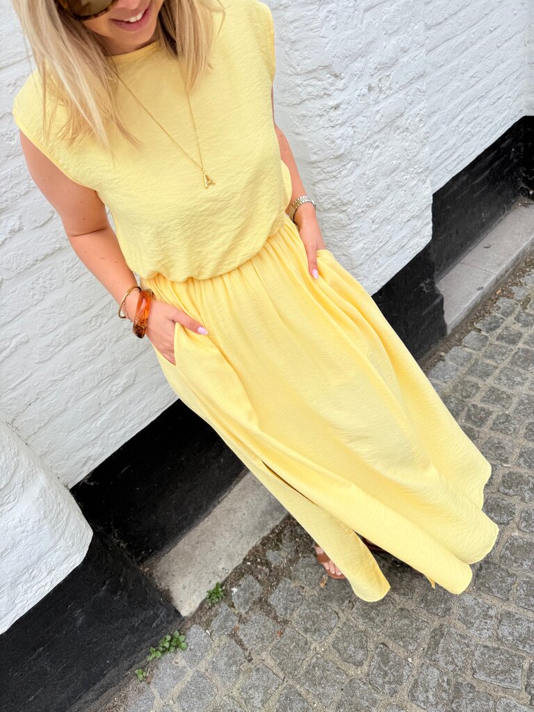 Alice ensemble yellow